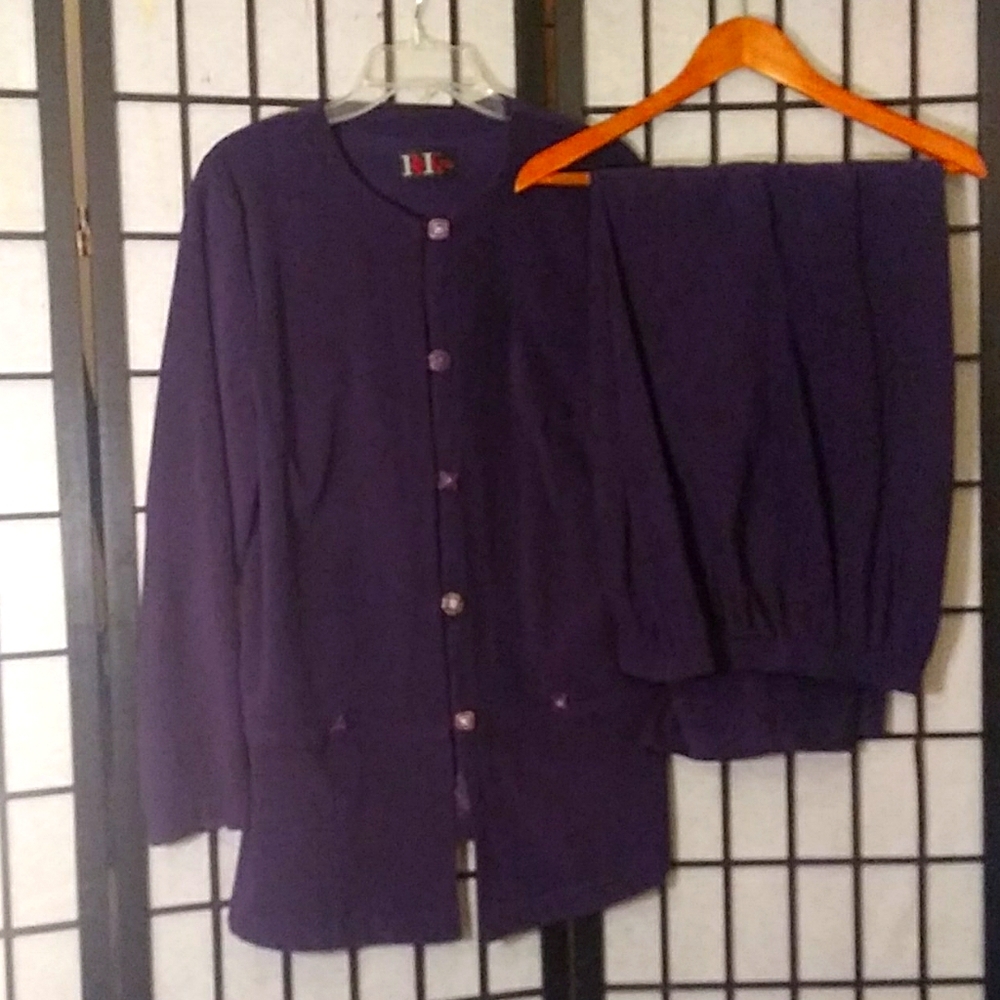 Woman's Pants Suit